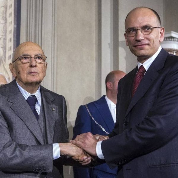 Letta e Napolitano sfiducia