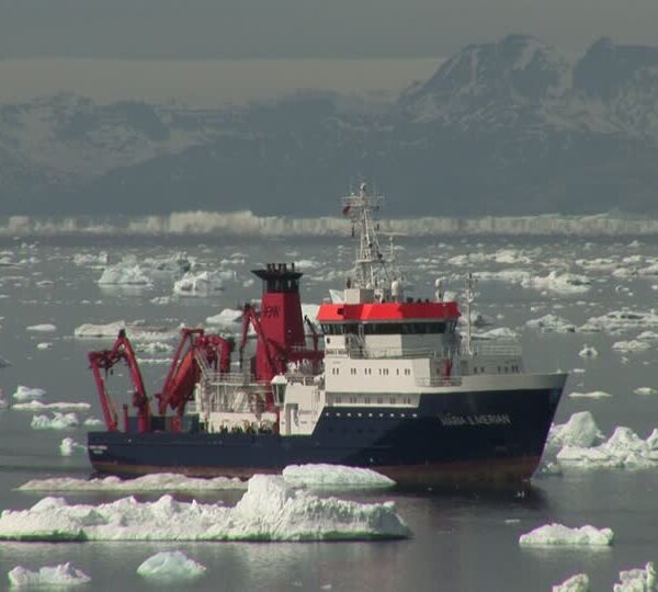 Vietata la pesca nell'Oceano Artico centrale per almeno 16 anni