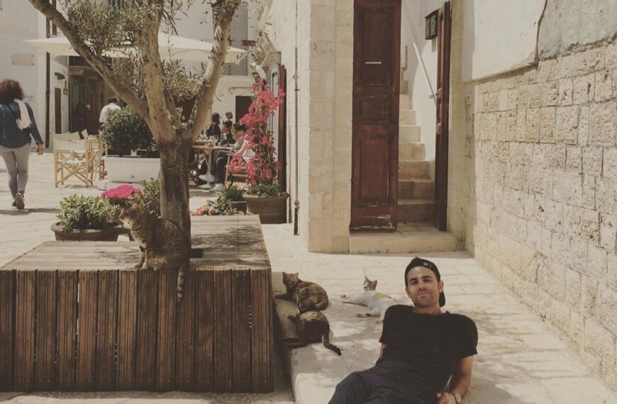 Paul Wesley si trova a Polignano a Mare