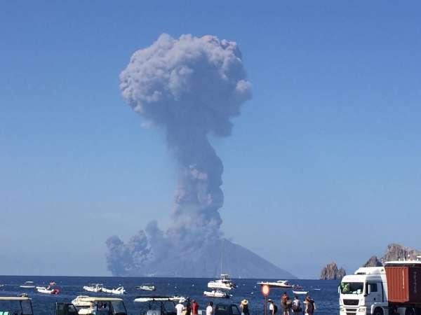 Ultim'ora Stromboli: notte di paura