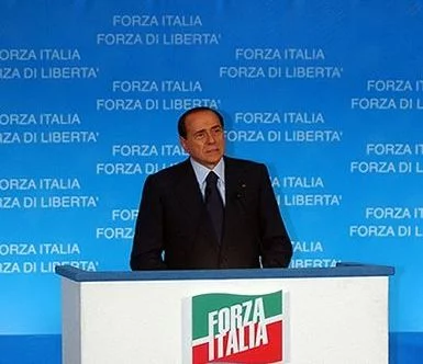 Berlusconi azzera i vertici. Giovanni Toti fuori
