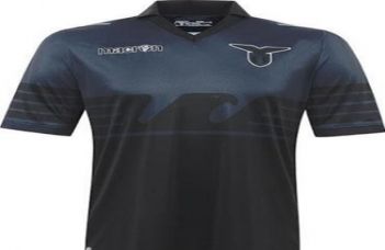 Se anche la maglia da calcio è "nostalgica"