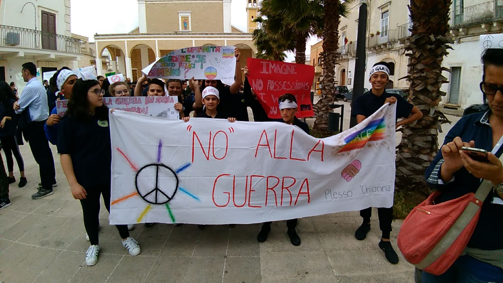 Lizzano - Scuole in piazza per la pace in Siria (Le Foto)