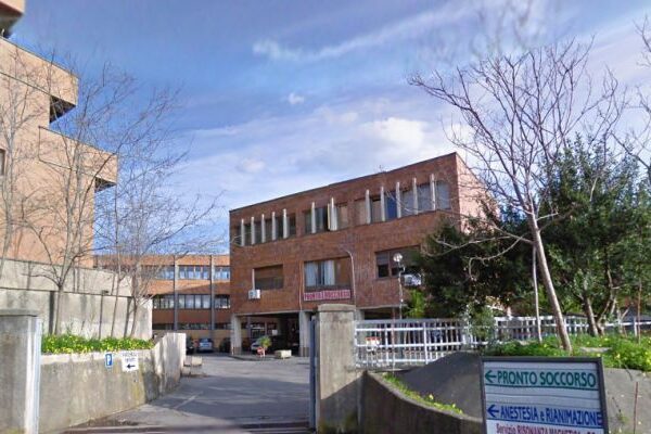 Ospedale di Cetraro: chiuso a ferragosto per le urgenze il reparto di Ostetricia e Ginecologia