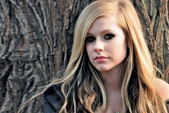 Avril Lavigne e il mistero sulla sua salute