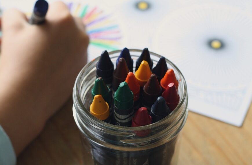 Roma: sospesa un’educatrice di asilo nido