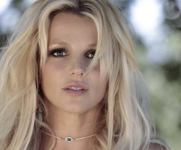 Britney Spears nuovamente in difficoltà