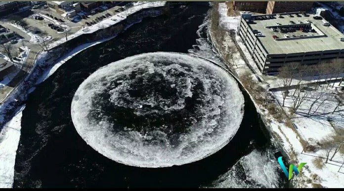 Mistero nel Maine: compare un enorme cerchio di ghiaccio