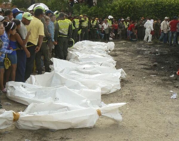 Colombia: 32 bambini arsi vivi nel bus in fiamme