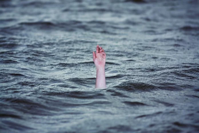 Foto shock: papá e figlia migranti morti annegati
