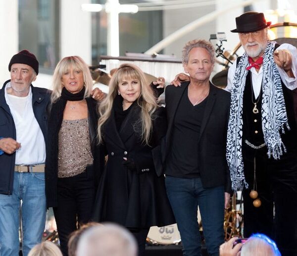 Lindsey Buckingham ha lasciato i Fleetwood Mac
