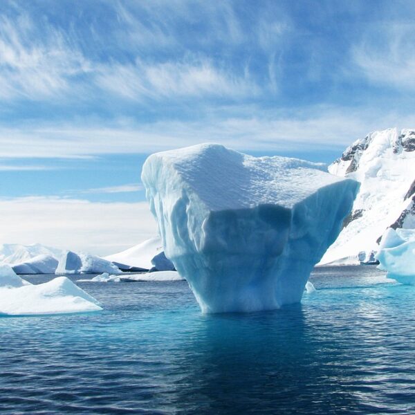 Ricongelare gli iceberg sull'Artico