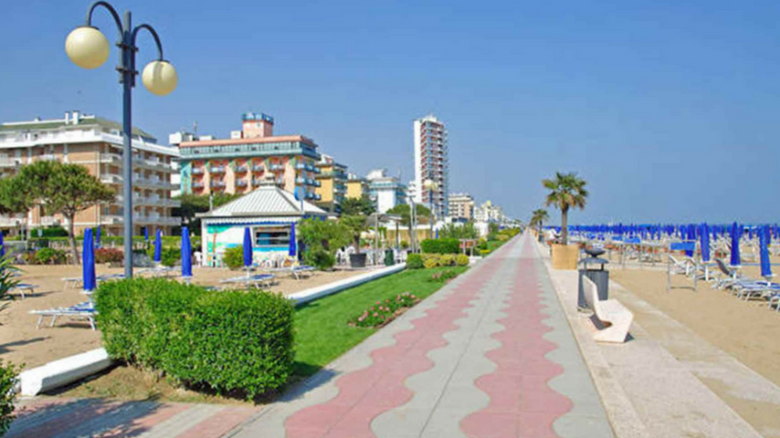 Jesolo: 15enne violentata in spiaggia