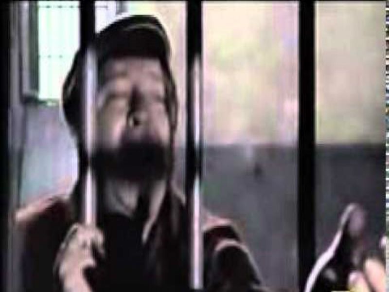 Come in un film di Mario Merola: evade per partecipare al battesimo della figlia