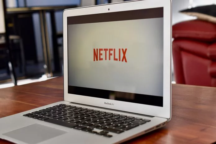 Netflix: Gli utenti continuerebbero a pagare anche con la pubblicità?