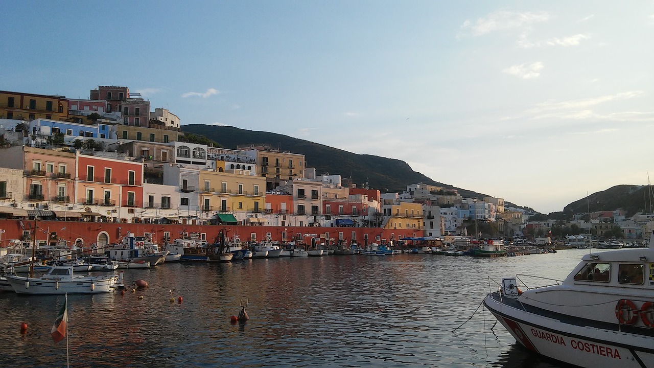 Cosa vedere a Ponza, tra musei e spiagge locali Quotidianpost