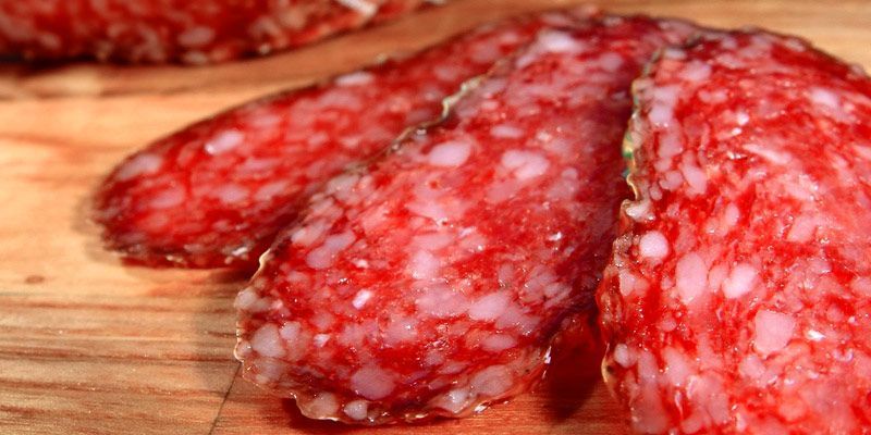 Salmonella nel salame: come riconoscerla e come curarla