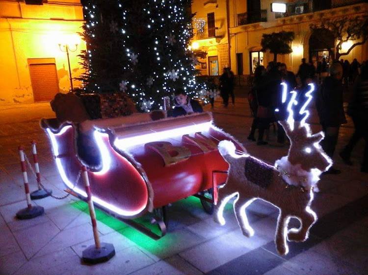 Babbo Natale in tour nei paesi della provincia ionica per la gioia dei più piccini; il calendario