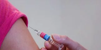 Bimba non vaccinata contrae tetano