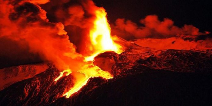 Vulcano Mayon Filippine: continua l'eruzione