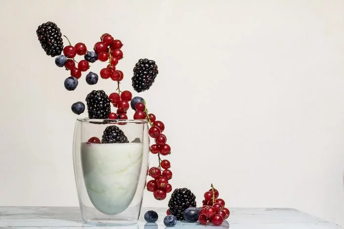 Lo yogurt rimedio contro il raffreddore? Ecco cosa dice la scienza