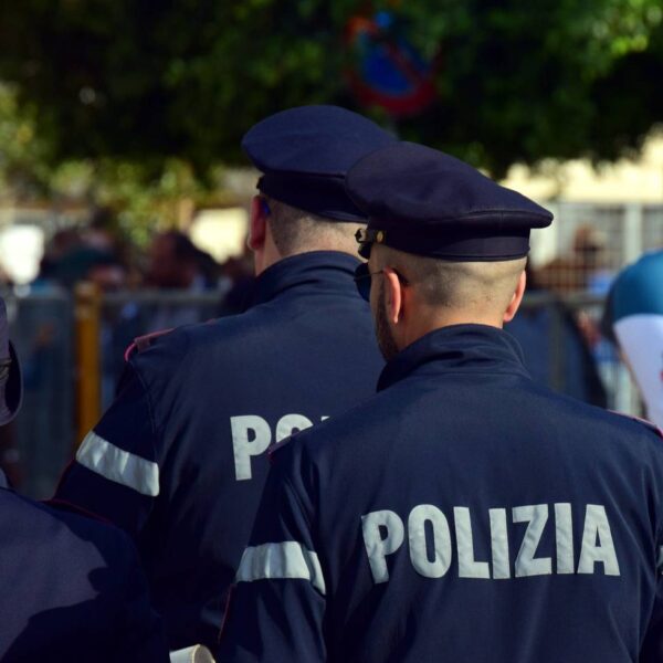 Ritrovato il cadavere di un uomo tra le…
