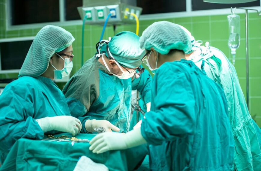 Covid-19, 212 le vittime tra medici, infermieri e farmacisti