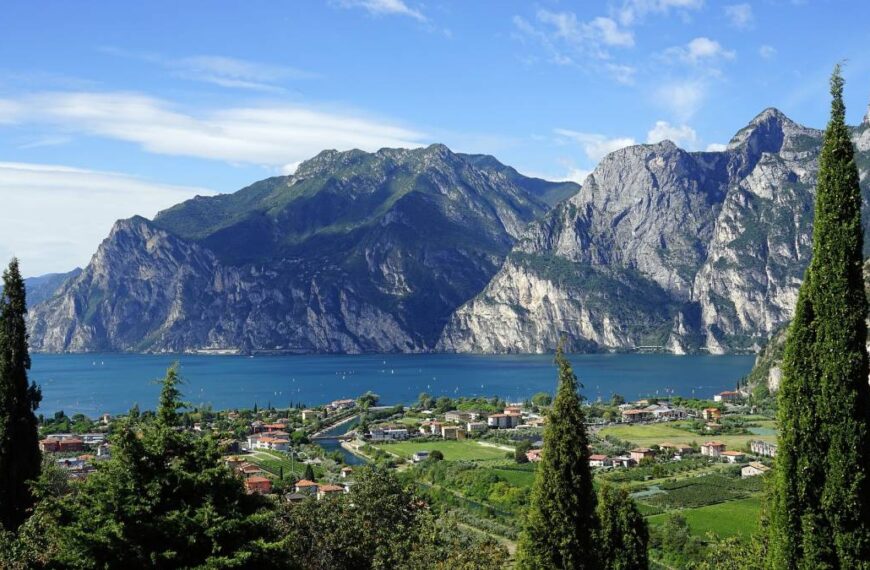 Ragazza perde la vita dopo un tuffo nel lago di Garda