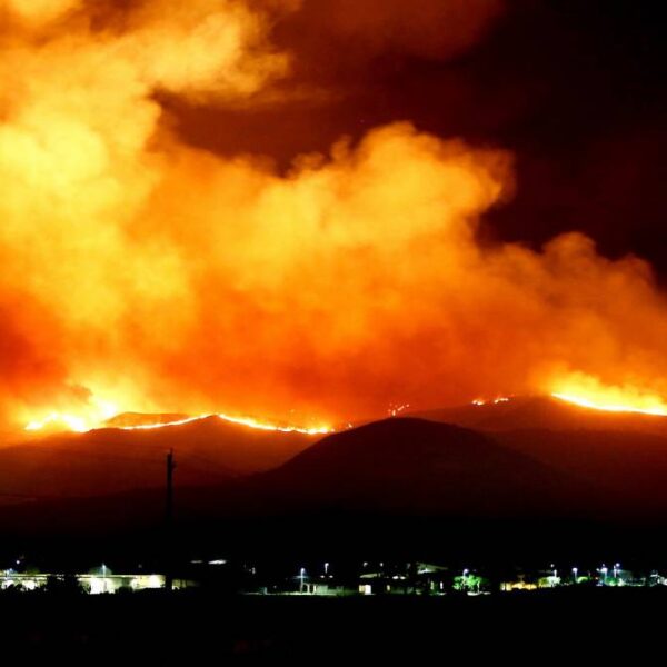 Incendio in Sardegna : evacuate 250 abitazioni