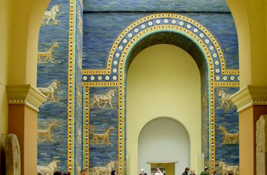 Berlino: sono 70 le opere vandalizzate da un complottista