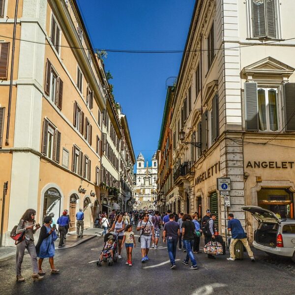 Nuova ordinanza Regione Lazio anti-covid: chiusi centri commerciali&hellip;