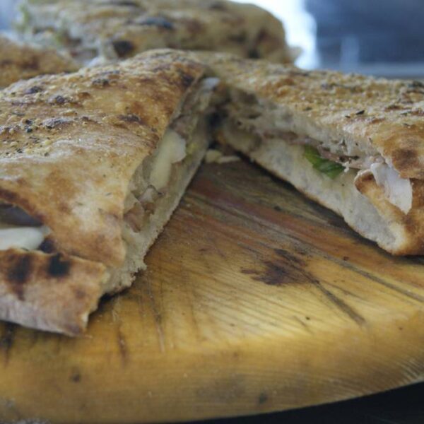 Pizza in padella velocissima, bastano solo 15 minuti