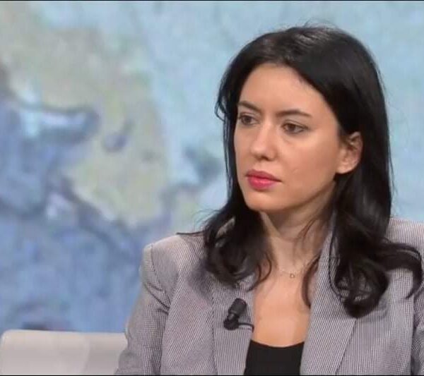 Meloni contro Azzolina: “Avete rovinato la scuola”