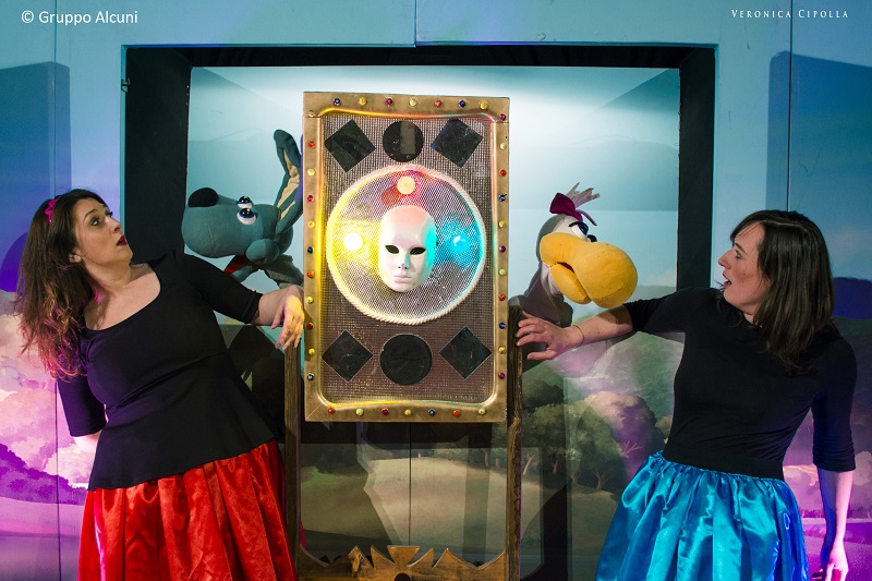 “Specchio, servo delle mie brame” in diretta streaming dal T. Sant’Anna