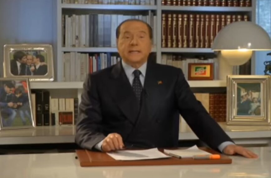 Berlusconi, aperto il testamento: “Grazie, tanto amore a tutti voi, il vostro papà”