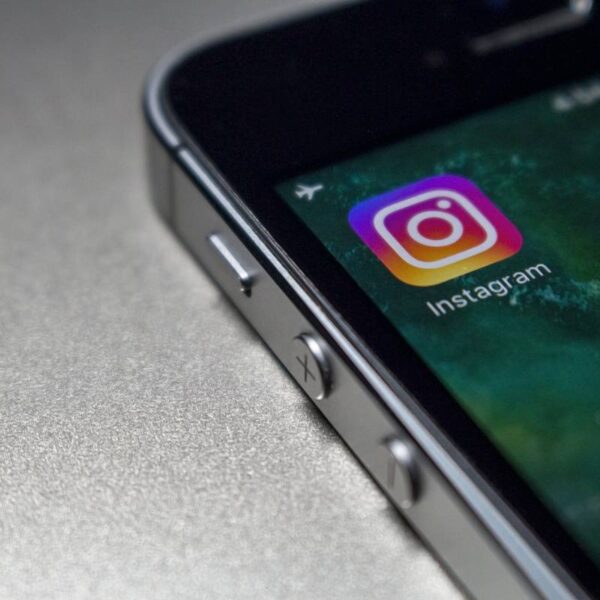 Instagram rende privati di default gli account degli&hellip;