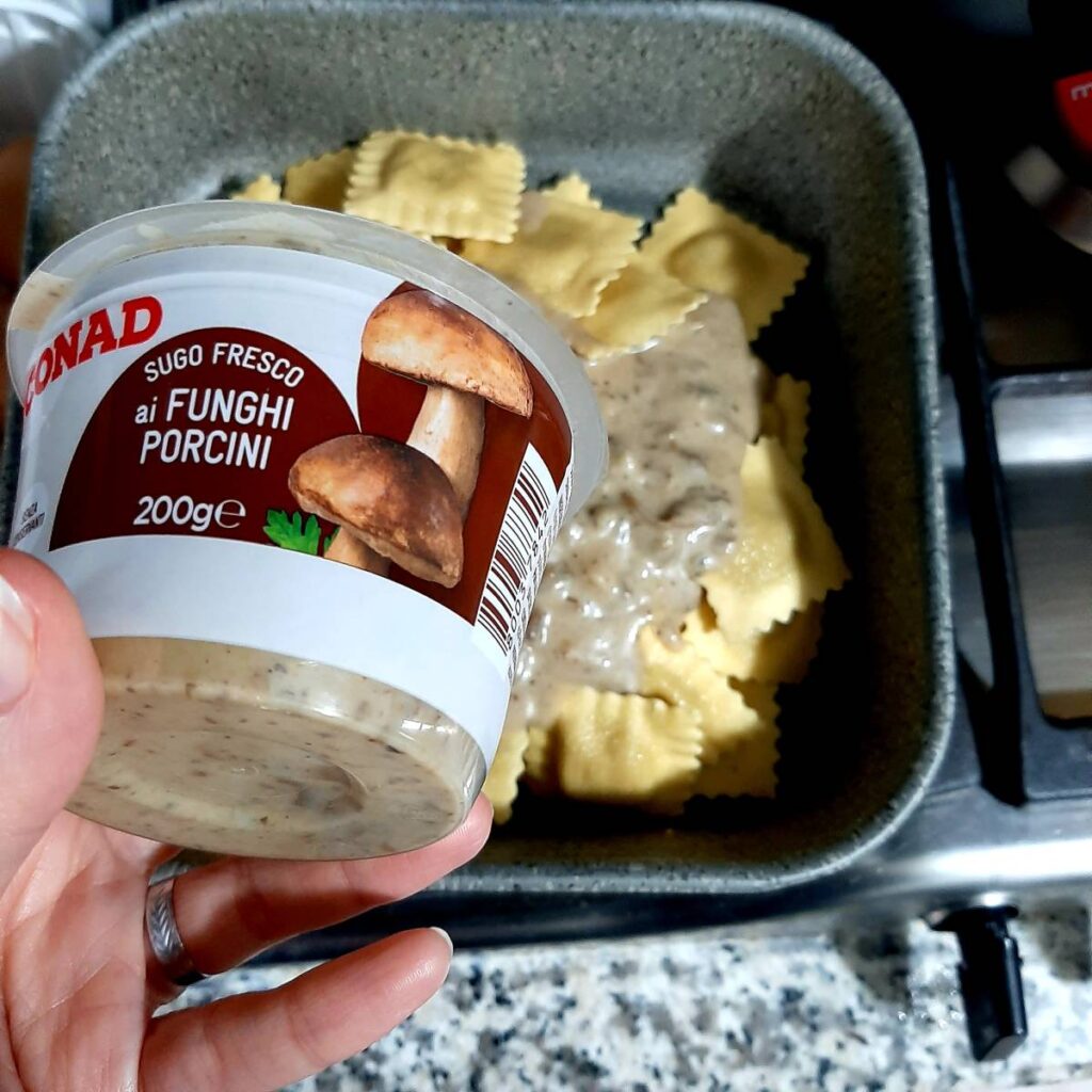 Ravioli ai funghi porcini in friggitrice ad aria, buoni da leccarsi i