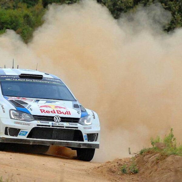 Tragedia durante il rally: pilota si sente male&hellip;