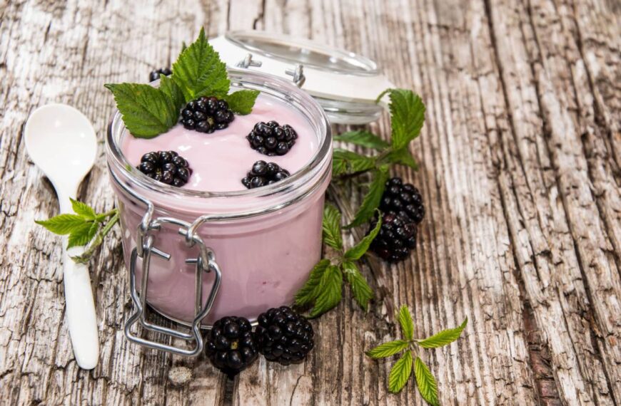 Crema di ricotta e more: il dessert goloso pronto in 3 minuti