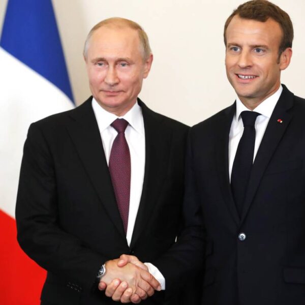 Macron: “Occorre fornire alla Russia delle garanzie di&hellip;