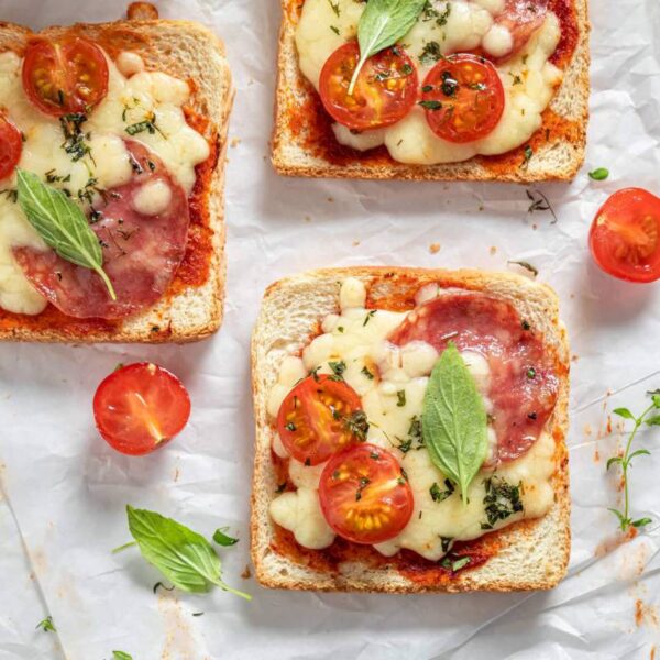 Pizza finta in friggitrice ad aria, pronta in&hellip;