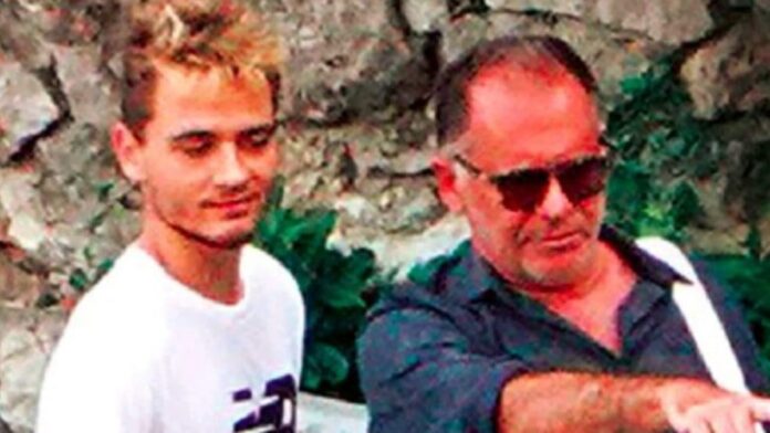 Cecchi Paone, la denuncia del fidanzato Simone: “Ero amato, poi…”