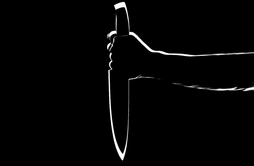 Esino Lario (Lecco): accoltellato per strada l’assessore comunale