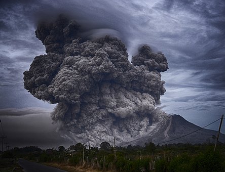 Indonesia Giava massimo Allarme: Eruzione del vulcano Monte Semeru