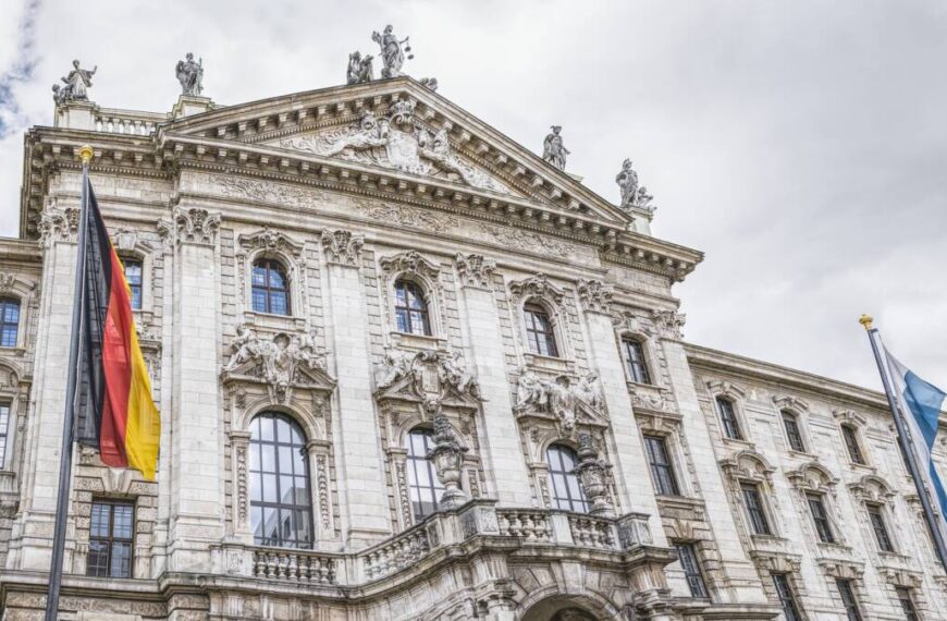 Green pass: il Tribunale di Napoli sentenzia “è inutile”