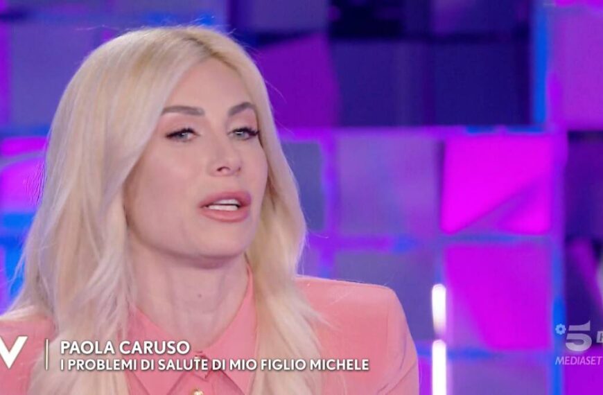 Paola Caruso al mare con il figlio dopo l’operazione: come sta