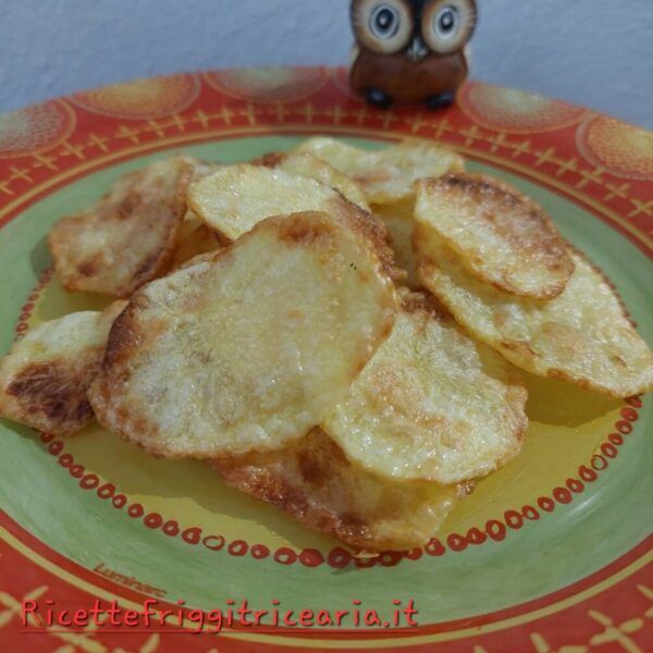 Patatine fritte in friggitrice ad aria come quelle in busta