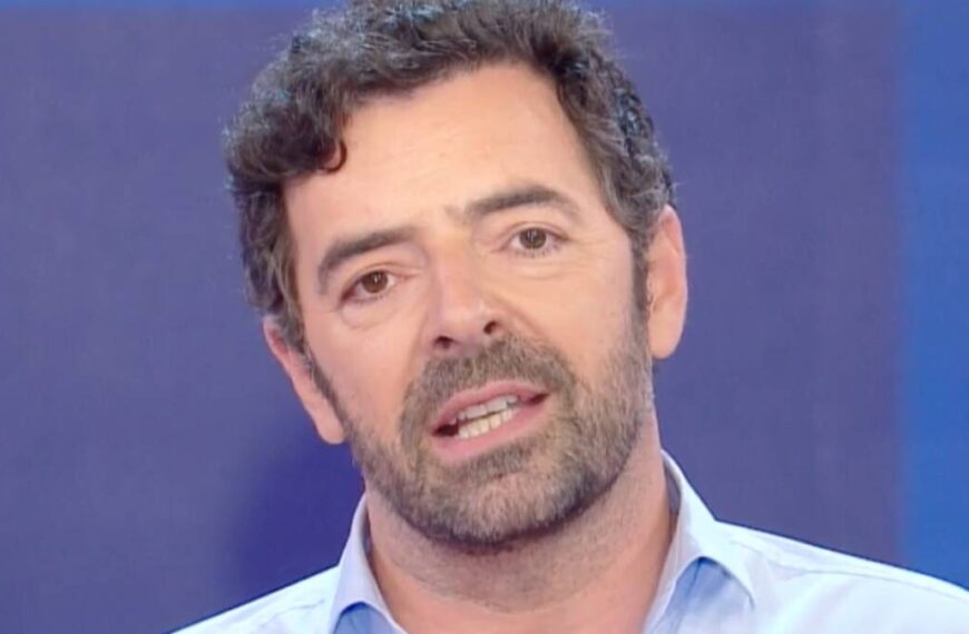 Alberto Matano parla del coming out: “E’ stato un calcio nello stomaco”