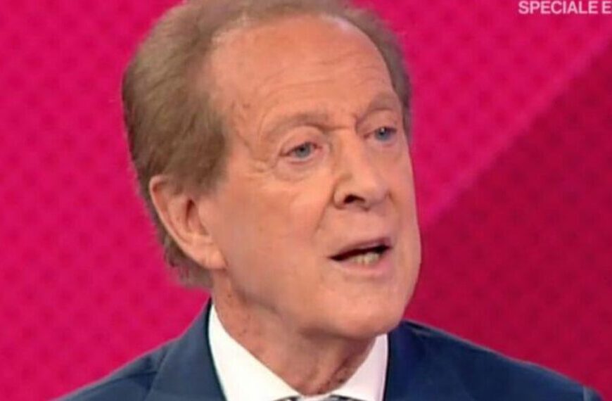 Memo Remigi critica Barbara D’Urso: “Nei suoi programmi mancava buon gusto”