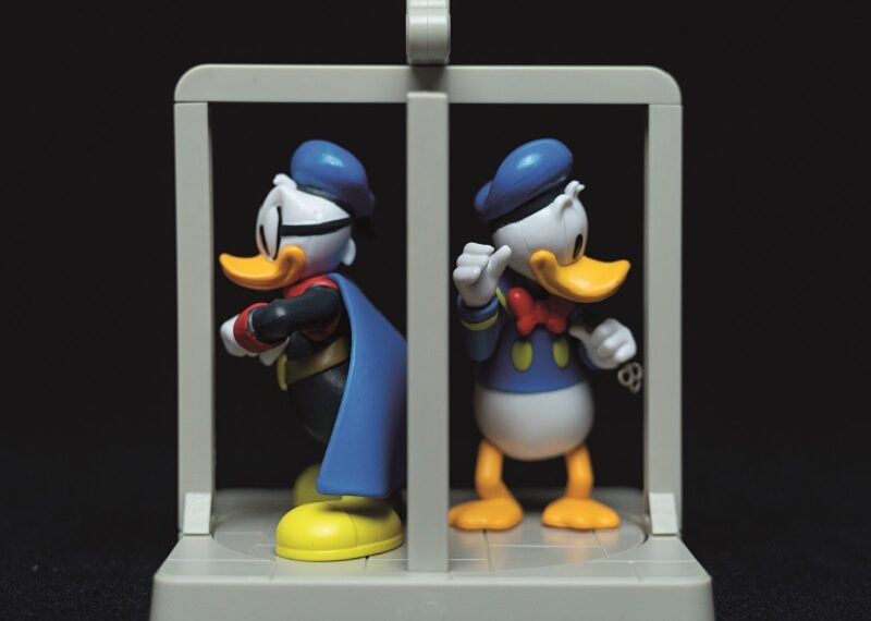 Un nuovo modellino da collezione è in arrivo con Topolino: il diorama di Paperino e Paperinik!